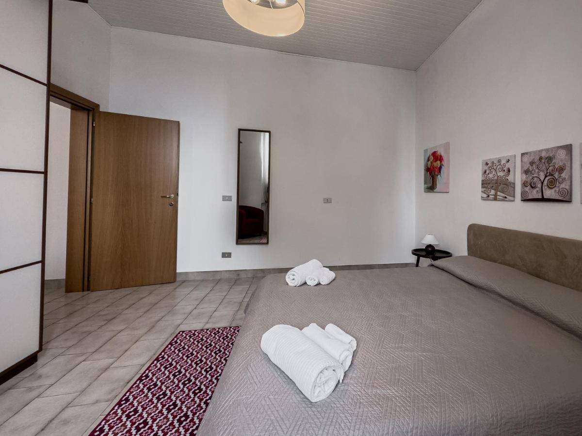 Realkasa Carracci Apartment Bologna Buitenkant foto
