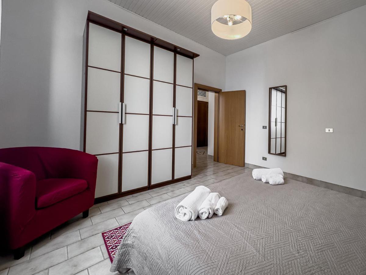 Realkasa Carracci Apartment Bologna Buitenkant foto
