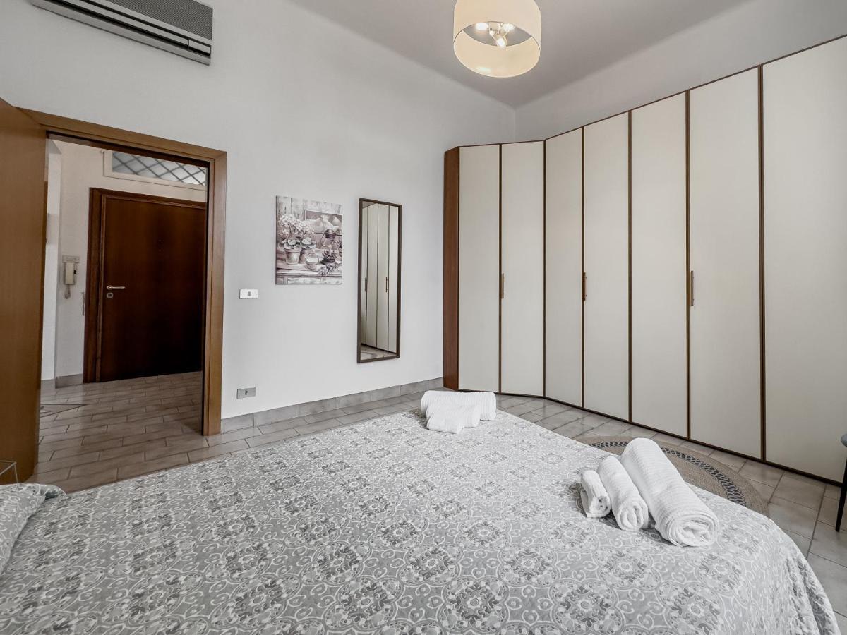Realkasa Carracci Apartment Bologna Buitenkant foto