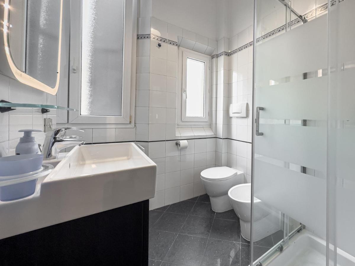 Realkasa Carracci Apartment Bologna Buitenkant foto