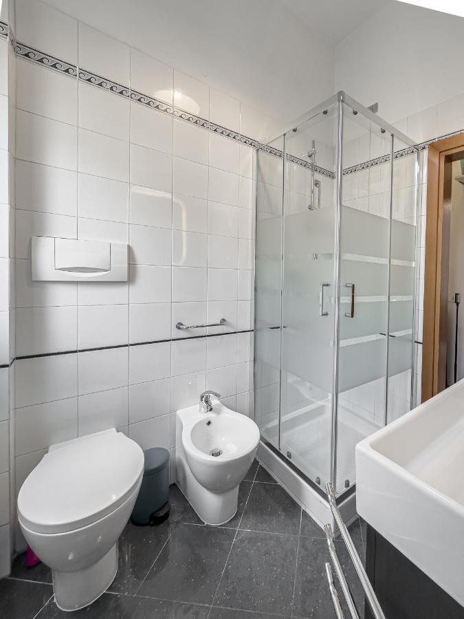 Realkasa Carracci Apartment Bologna Buitenkant foto